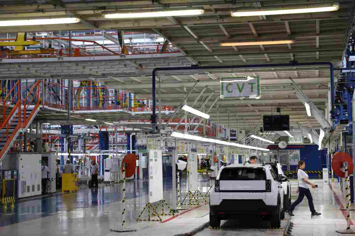 Dramma Stellantis, arriva un'altra batosta: non accadeva da oltre 70 anni